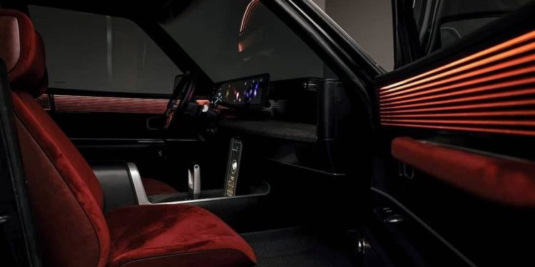 Hyundai bu klassik elektrik avtomobilini 35 illik yubileyi münasibətilə təqdim etdi