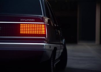 Hyundai bu klassik elektrik avtomobilini 35 illik yubileyi münasibətilə təqdim etdi