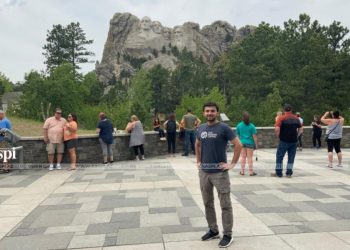 “Facebook”da süni intellekt texnologiyaları üzrə işləyən azərbaycanlı – UĞUR HEKAYƏSİ