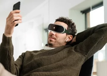 Apple-ın qarışıq reallıq qulaqlıqlarının sərfəli modeli, yəqin ki, 2025-ci ildə təqdim ediləcək