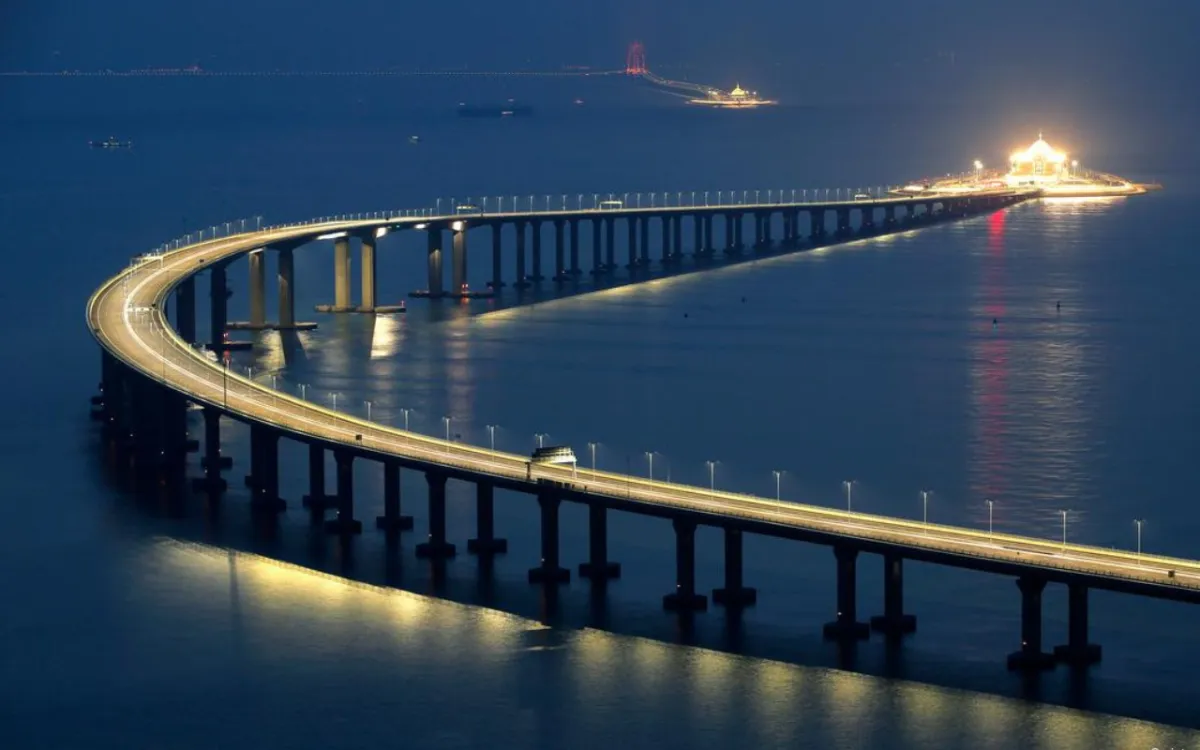 Çin, dünyanın en büyük deniz köprüsünü nasıl inşa etmeyi başardı?
