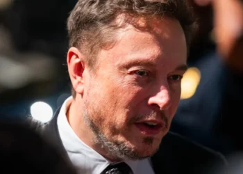 Elon Musk Apple şirkətinin baş direktoru olmaq istəyirdi!