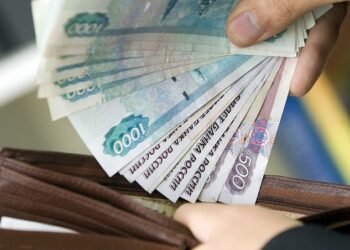 Rusiya şirkətlərinin mənfəəti iki ilin minimumuna düşüb