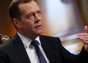 Medvedev nüvə silahının istifadəsi riskinin yüksək olduğunu açıqlayıb