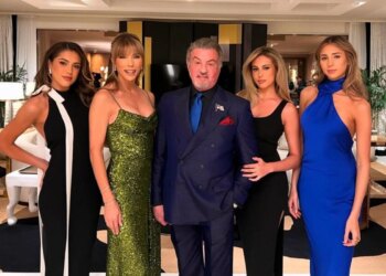 Silvester Stallone həyat yoldaşı və üç qızı ilə ictimaiyyət qarşısına çıxdı