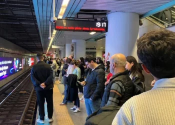 &quot;Nəriman Nərimanov&quot; stansiyasında sərnişinlər qatardan düşürdülüblər