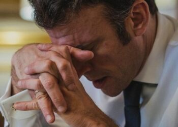 Fransanın müxalifət lideri: Gələn həftə hökumətin istefası baş verə bilər