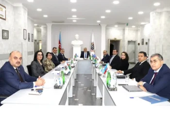 Beş vəkilə xəbərdarlıq olunub, dörd vəkilə töhmət verilib