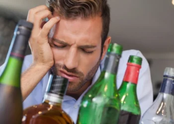 Çox içmək kişilərdə keçəlliyə səbəb olur