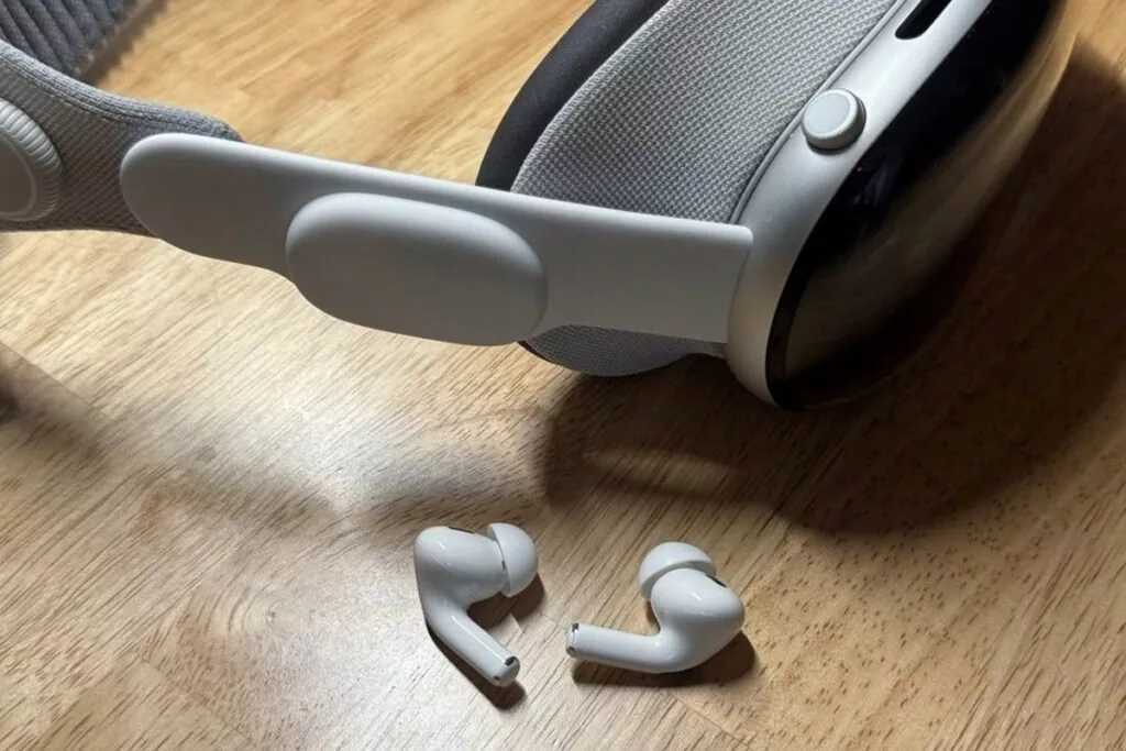 Apple, kameralı AirPods ilə texnologiya dünyasını dəyişdirəcək?