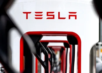 Tesla Supercharger Şəbəkəsinə Kütləvi Keçid