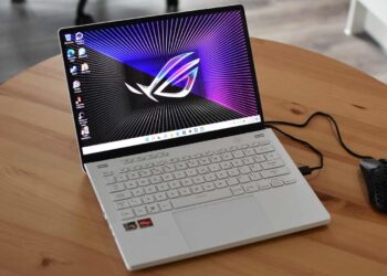 ASUS ROG Zephyrus G14 Kompakt Dizaynda Yüksək Performans