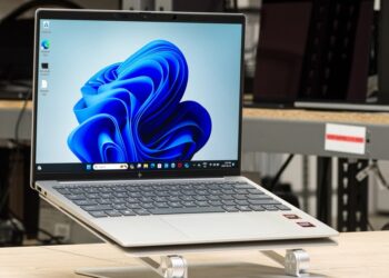 HP Pavilion Aero 13 - Tam Büdcəyə Uyğun Laptop