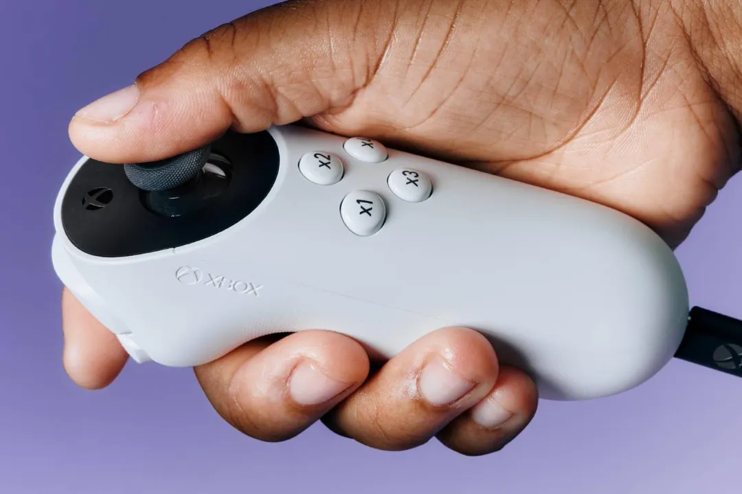 Xbox Adaptive Joystick Əlilliyi olan oyunçular üçün yeni inqilab