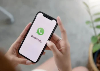 WhatsApp yazışmalarının qanunsuz izlənməsi: Azərbaycanda cütlüyə 5 il həbs cəzası