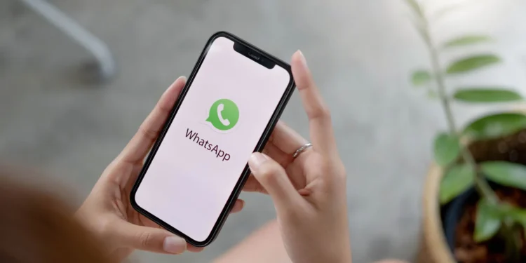 WhatsApp yazışmalarının qanunsuz izlənməsi: Azərbaycanda cütlüyə 5 il həbs cəzası