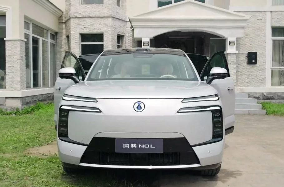 BYD Denza N8L Yeni Lüks 3-sıra SUV