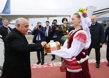 Baş nazir Əli Əsədov Minskə işgüzar səfər etdi