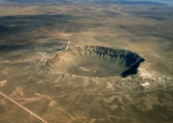 Silvərpit krateri asteroid zərbəsi ilə yaranıb