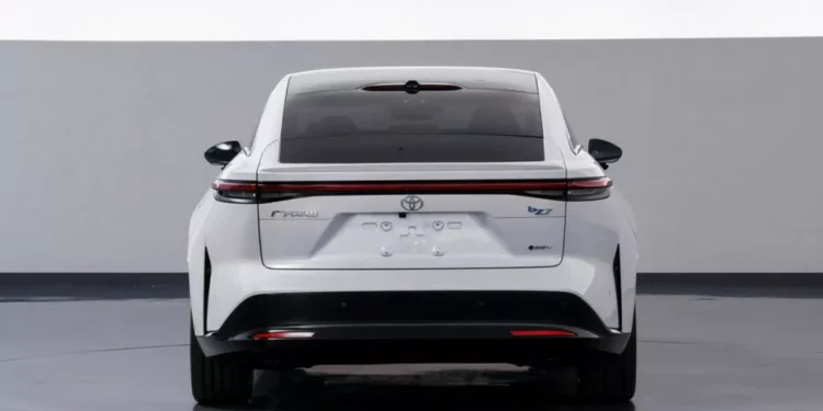 Toyota bZ7 Yeni Elektrikli Sedan Texnologiyası