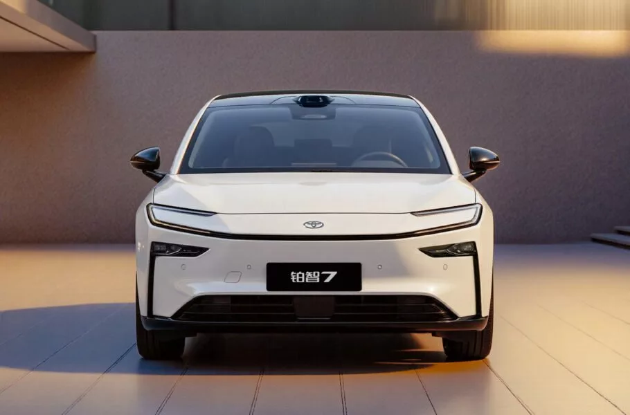 Toyota bZ7 Yeni Elektrikli Sedan Texnologiyası
