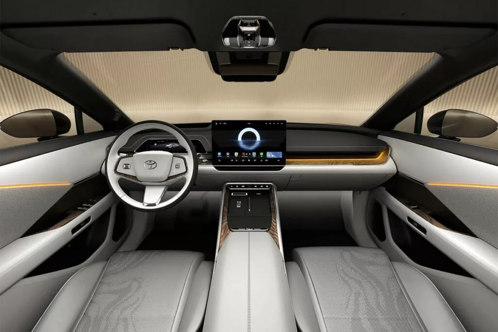 Toyota bZ7 Yeni Elektrikli Sedan Texnologiyası