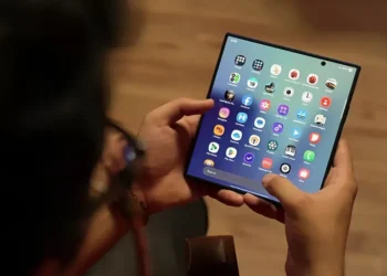 2025-də qatlanan smartfonlarda yeni lider dövrü Samsung-da