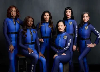 Blue Origin turizm uçuşları dayandırıldı Ay missiyasına fokuslanır