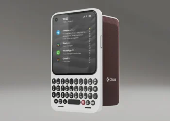 Fiziki klaviaturalı smartfon bazara qayıtdı Clicks sürprizi