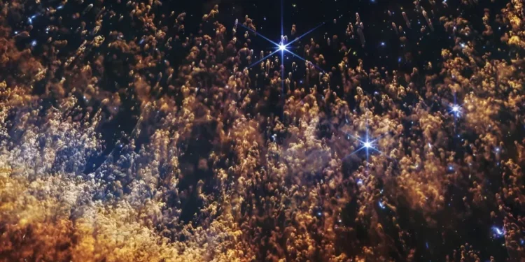 James Webb Heliks Dumanlığını İlk Dəfə Dəqiq Göstərdi